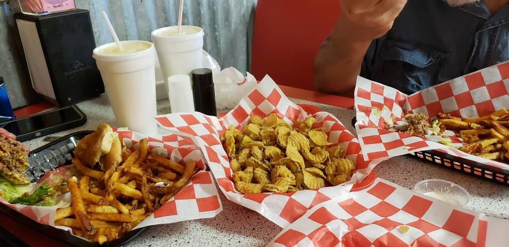 Olde Feed Barn | restaurant | 702 E Cherokee Ave, Sallisaw, OK 74955, USA | 9187760609 OR +1 918-776-0609