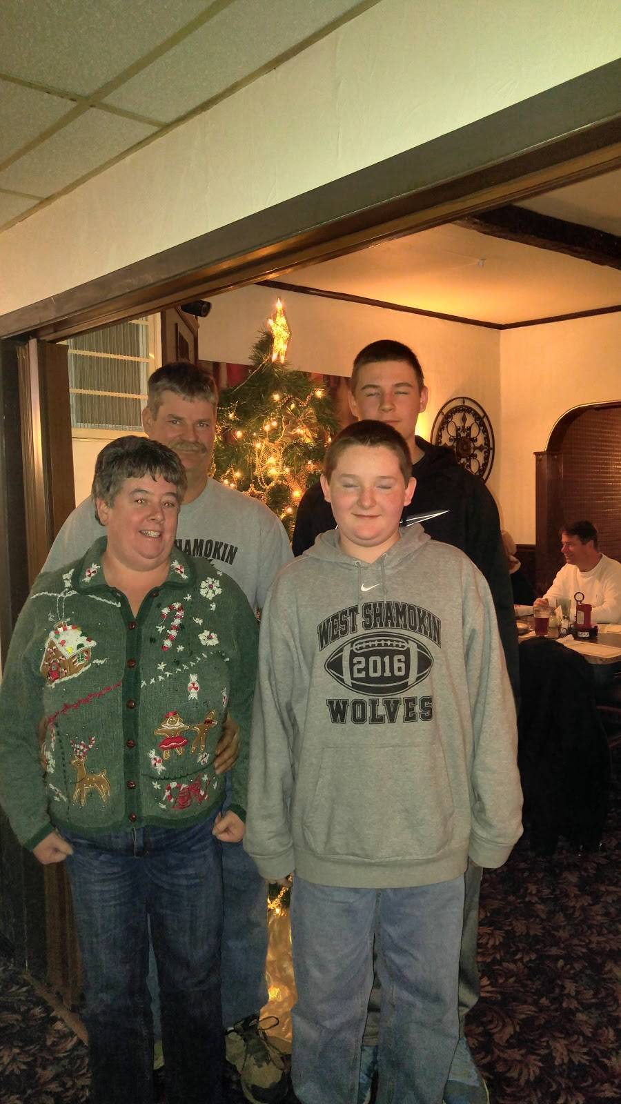 Charleys Place Restaurant | restaurant | 114 W Main St, Rural Valley, PA 16249, USA | 7247836381 OR +1 724-783-6381