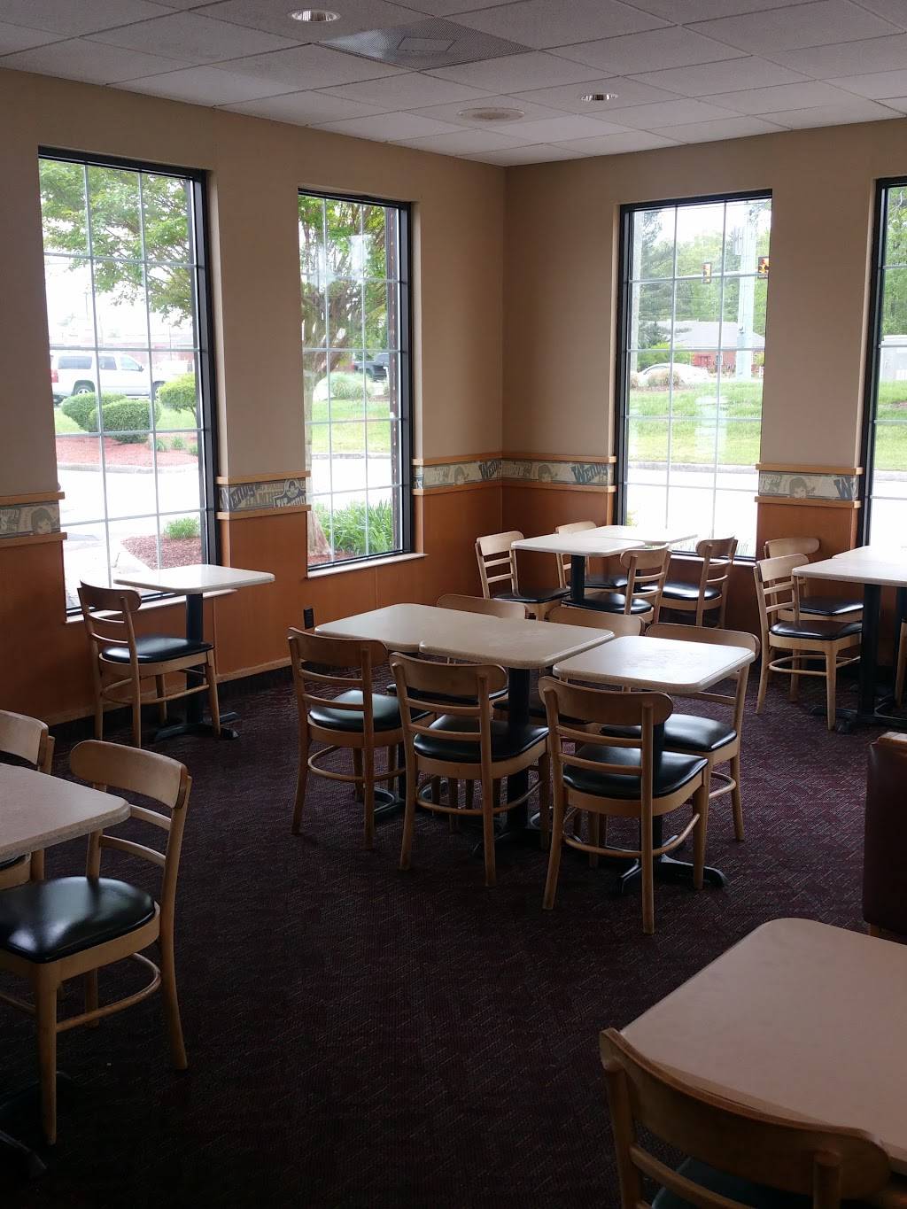 Wendys | restaurant | 6451 Centralia Rd, Chesterfield, VA 23832, USA | 8047969728 OR +1 804-796-9728