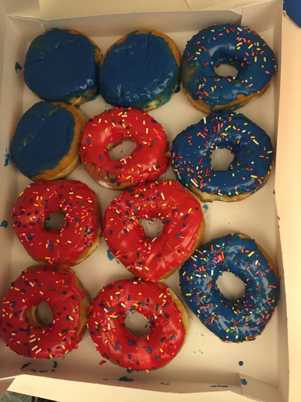 Dunkin Donuts | cafe | 545 Broadway, Bayonne, NJ 07002, USA | 2013394205 OR +1 201-339-4205