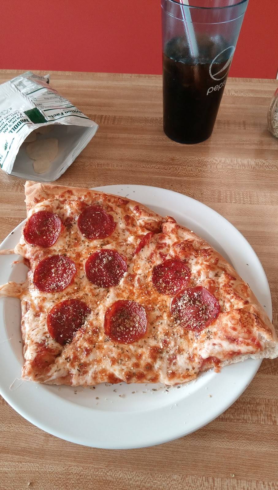 Larrys Pizza & Subs | meal takeaway | 34 Chestnut St, Mifflinburg, PA 17844, USA | 5709665012 OR +1 570-966-5012