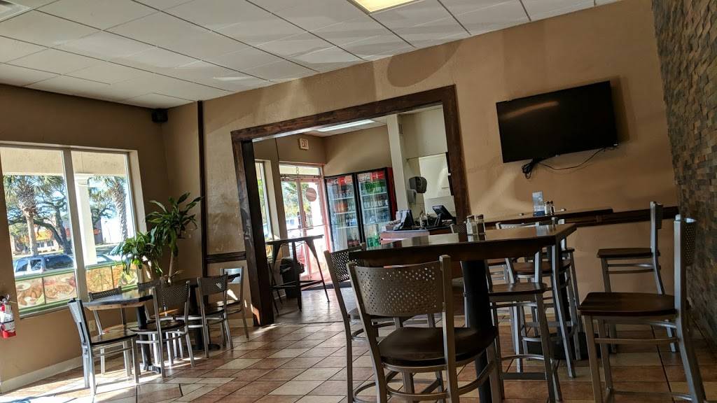 Green Line Pizza & Steak | restaurant | 7134 Market St, Wilmington, NC 28411, USA | 9108218191 OR +1 910-821-8191