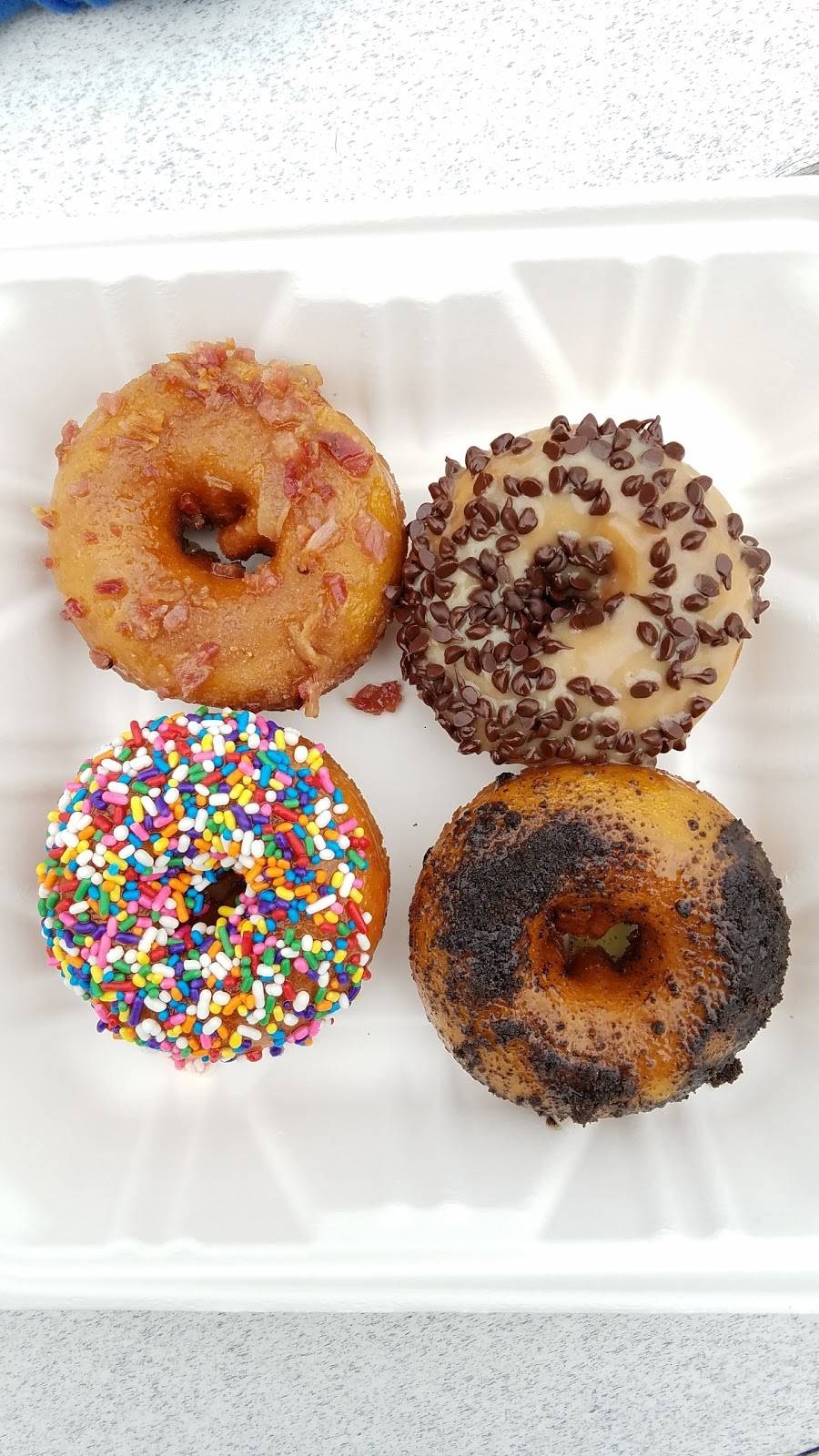 Sandy Pony Donuts | bakery | 6300 Maddox Blvd, Chincoteague, VA 23336, USA | 4104745885 OR +1 410-474-5885
