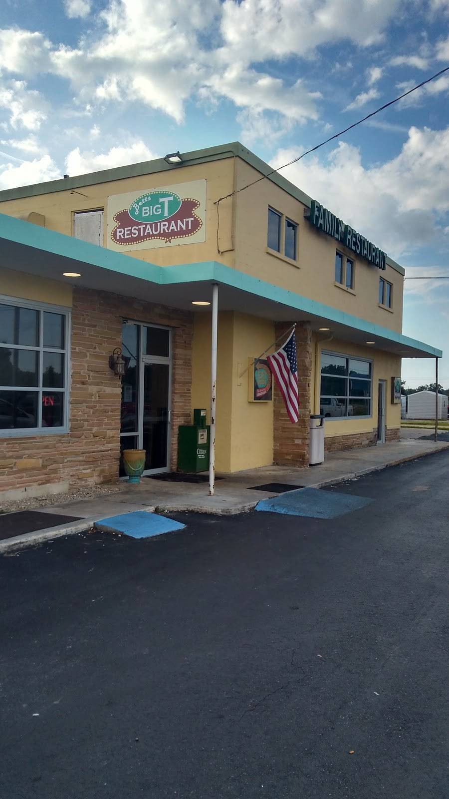 Bett's Big T Restaurant 2525 N Young Blvd, Chiefland, FL 32626, USA
