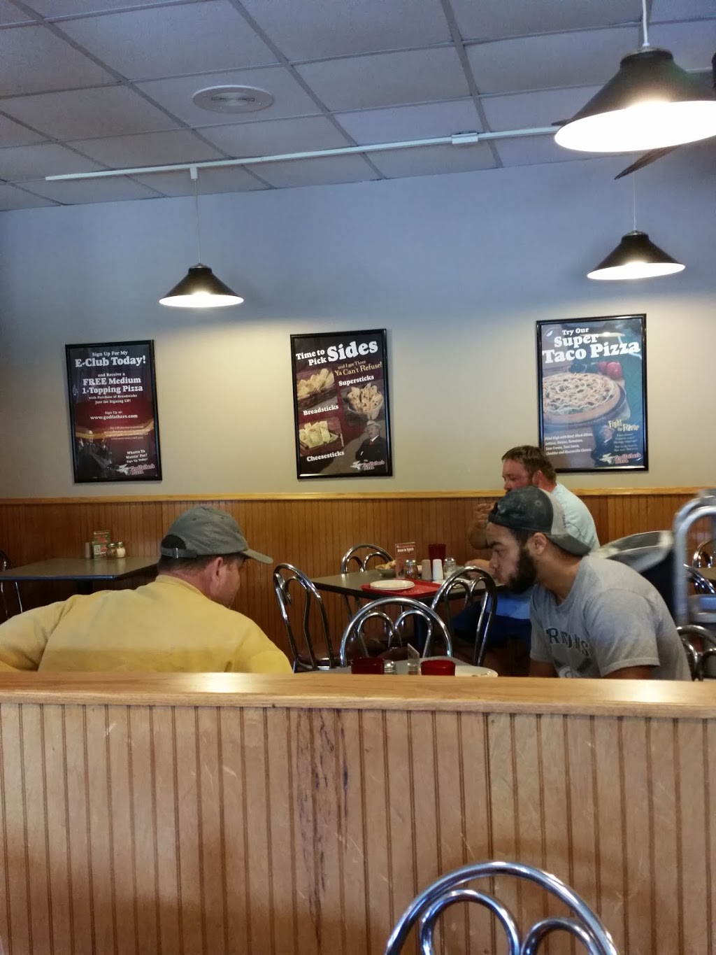 Godfathers Pizza | meal delivery | 3701 Gordon Dr, Sioux City, IA 51106, USA | 7122774240 OR +1 712-277-4240