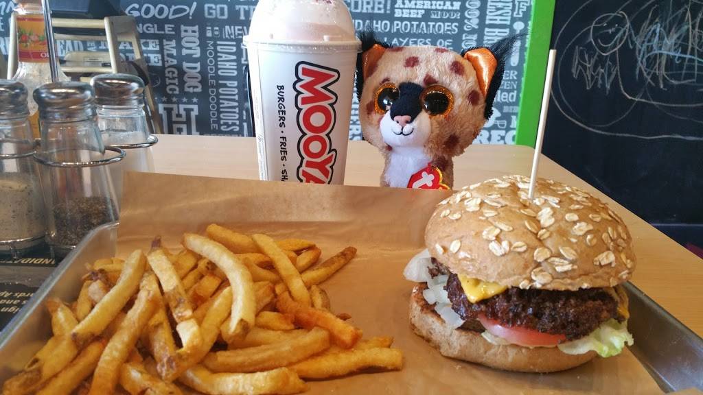 MOOYAH Burgers, Fries & Shakes 7500 N Mesa St Ste. 105, El Paso, TX