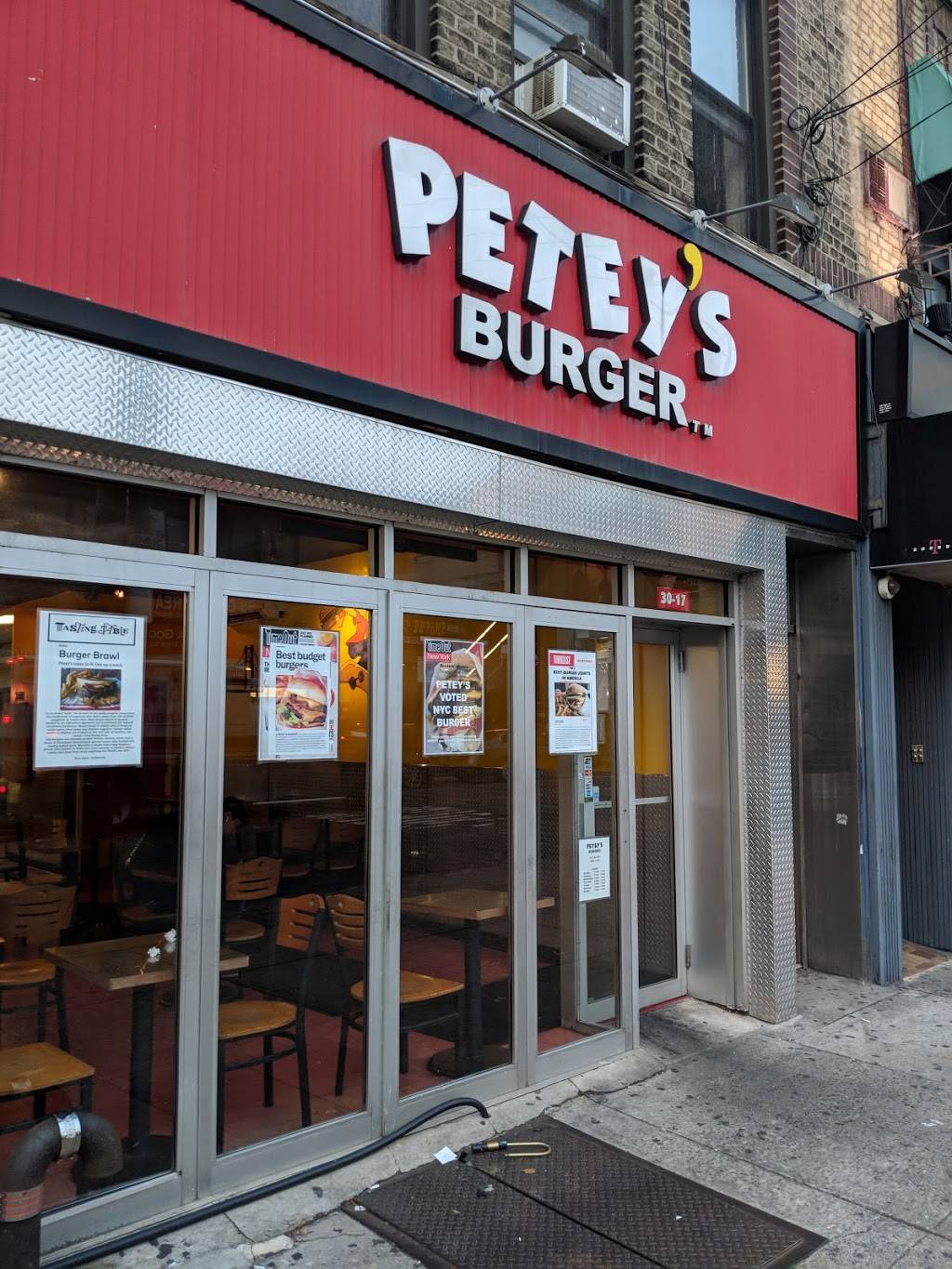 Peteys Burger | restaurant | 3017 30th Ave, Astoria, NY 11102, USA | 7182676300 OR +1 718-267-6300