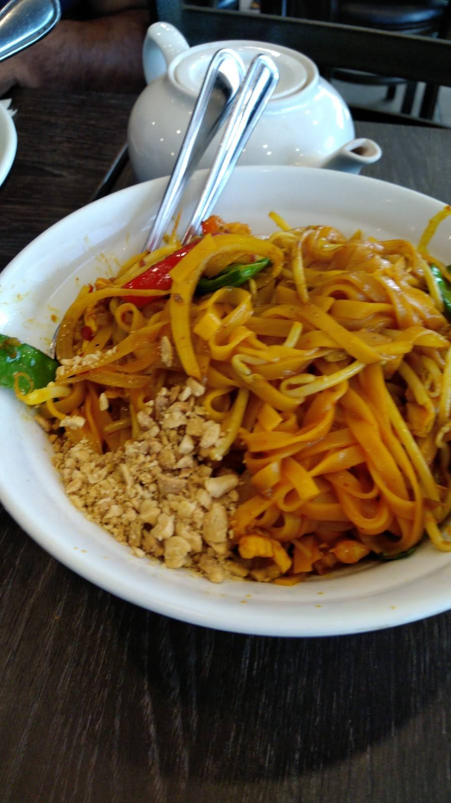 The Zen Whitby | restaurant | 30 Broadleaf Ave #5, Whitby, ON L1R 3N8, Canada | 9056558188 OR +1 905-655-8188