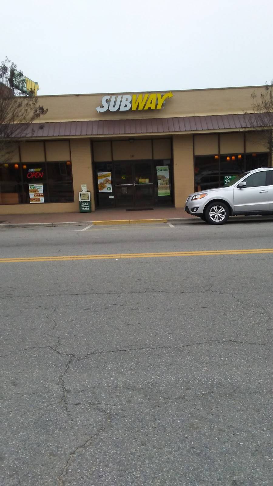 Subway | restaurant | 241 N Main St, Chase City, VA 23924, USA | 4343720355 OR +1 434-372-0355