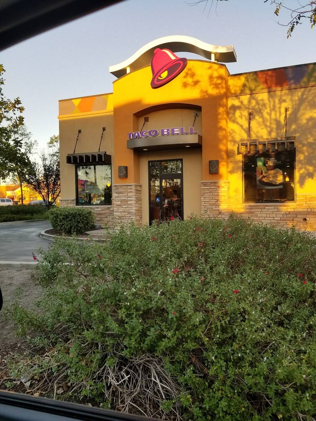 Taco Bell | meal takeaway | 12486 Limonite Ave, Mira Loma, CA 91752, USA | 9515499312 OR +1 951-549-9312
