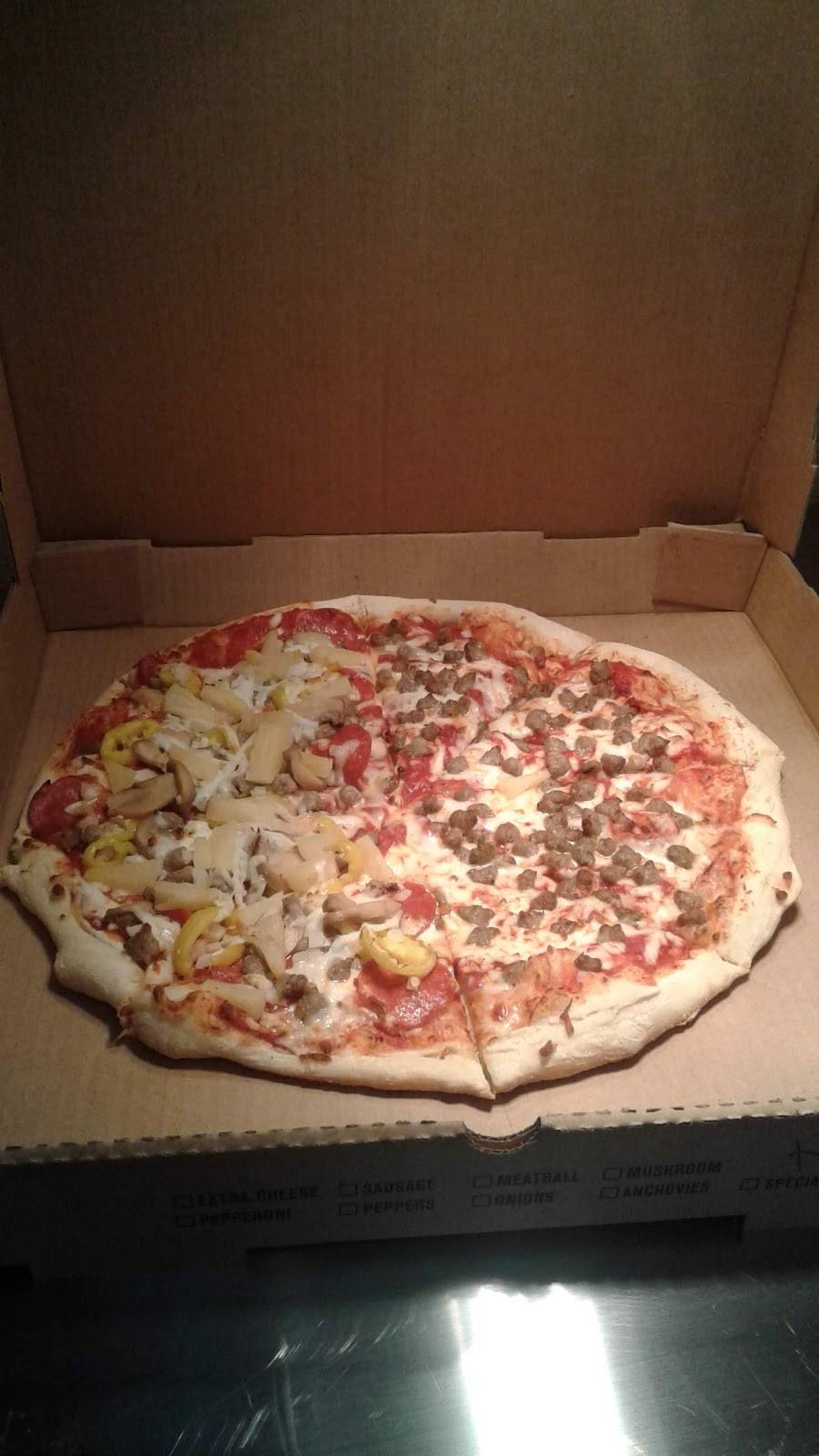 Hilltop Pizza | restaurant | 3848 Mclane Pike, Red House, WV 25168, USA | 3045863455 OR +1 304-586-3455