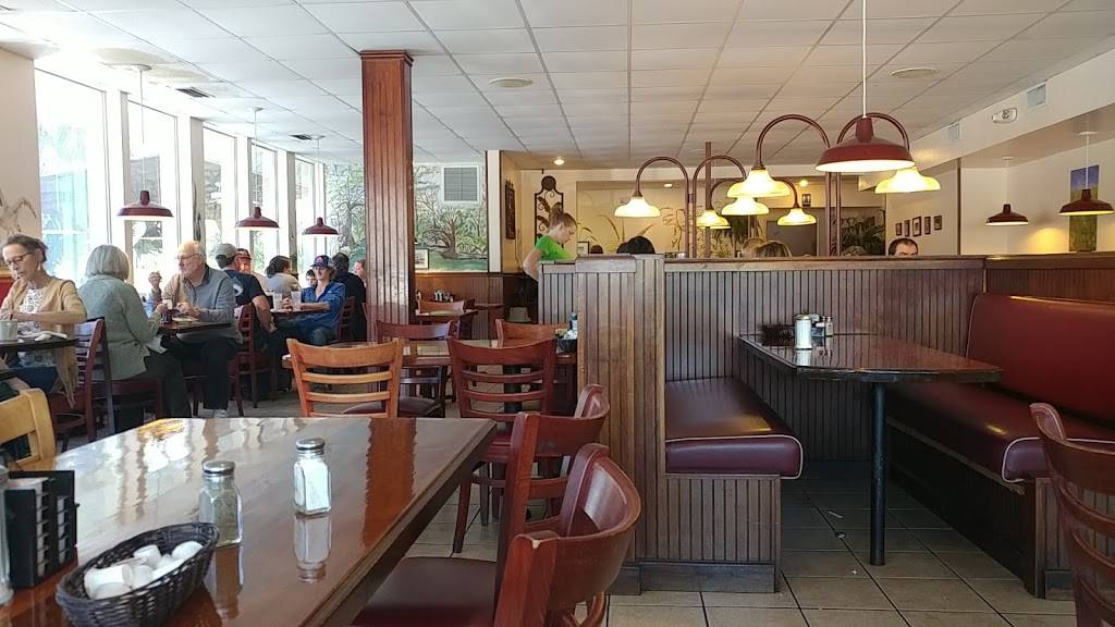 43rd Street Deli & Breakfast House - Restaurant 