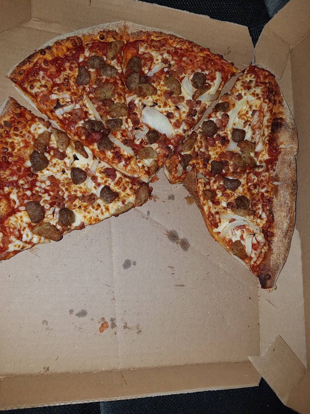 Dominos Pizza | meal delivery | 5488 Chemin de la Côte-Saint-Luc, Montréal, QC H3X 2C7, Canada | 5144845555 OR +1 514-484-5555