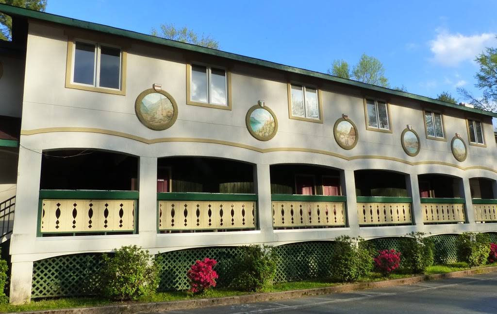 Hofbrau Riverfront Hotel | restaurant | 8949 N Main St, Helen, GA 30565, USA | 7068782184 OR +1 706-878-2184