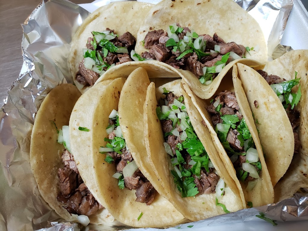 El Tejano Restaurant | restaurant | 313 S Smith St, Hebbronville, TX 78361, USA | 3612310813 OR +1 361-231-0813