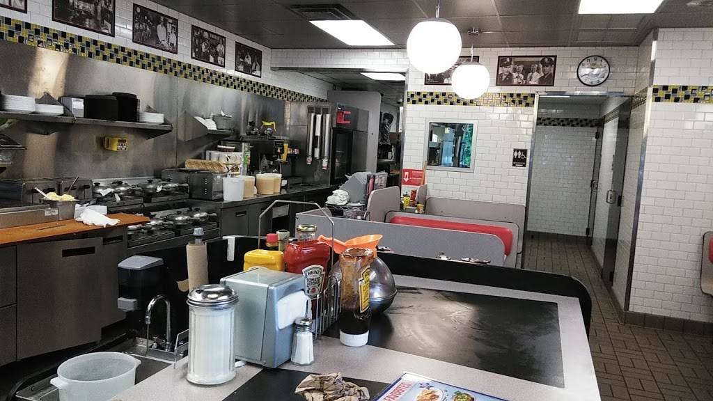 Waffle House Meal takeaway 3800 Flat Shoals Rd, Union City, GA