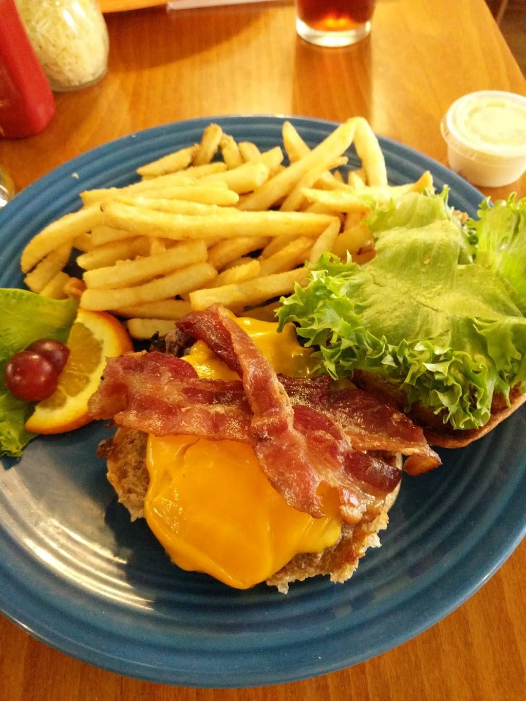 Southwind Pizza | restaurant | 44 Church St, Mathews, VA 23109, USA | 8047252766 OR +1 804-725-2766
