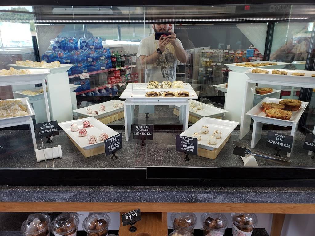 Kum & Go | meal takeaway | 501 Cowan Dr, Lebanon, MO 65536, USA | 4175321078 OR +1 417-532-1078