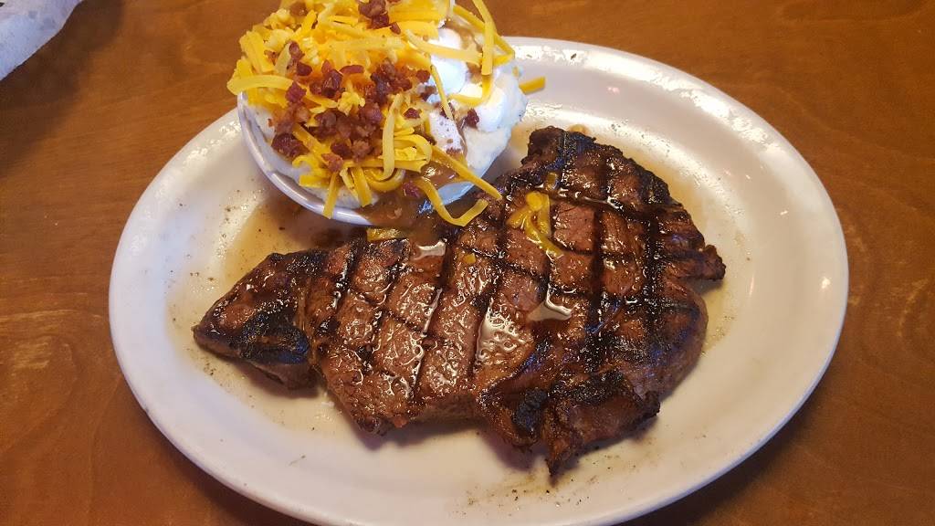 Texas Roadhouse - Restaurant | 3201 Deerfield Dr, Janesville, WI 53546, USA