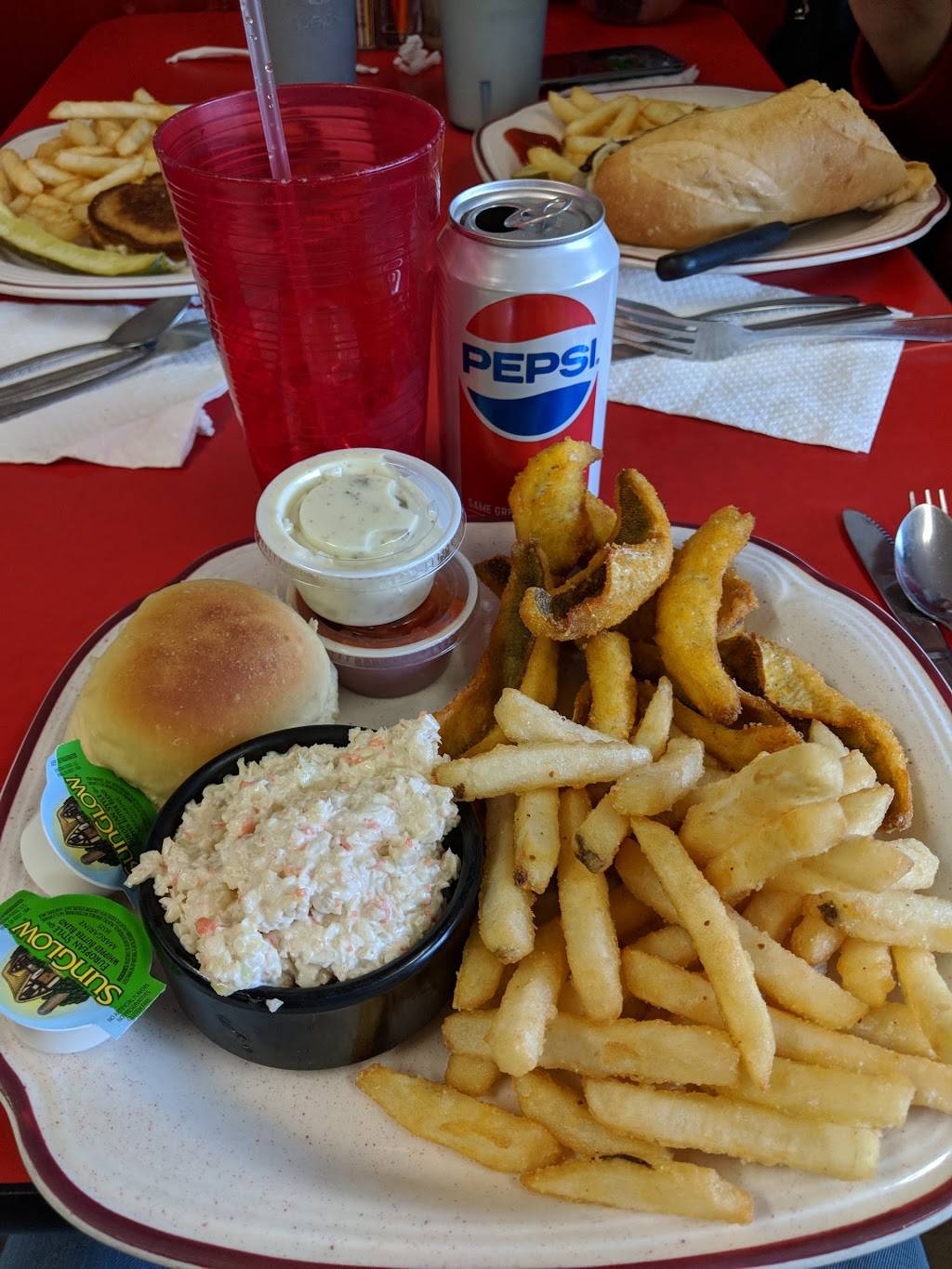 Mc Leans Family Restaurant | restaurant | 1843 NY-9N, Keeseville, NY 12944, USA | 5188349612 OR +1 518-834-9612
