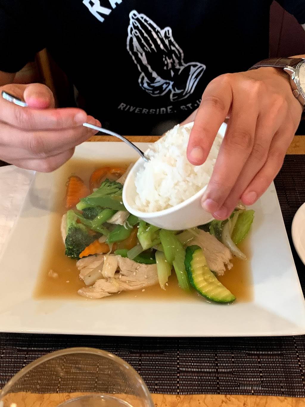 Da Nang Restaurant vietnamien | restaurant | 1181 Rue Sainte-Hélène, Longueuil, QC J4K 1S9, Canada | 4503323009 OR +1 450-332-3009