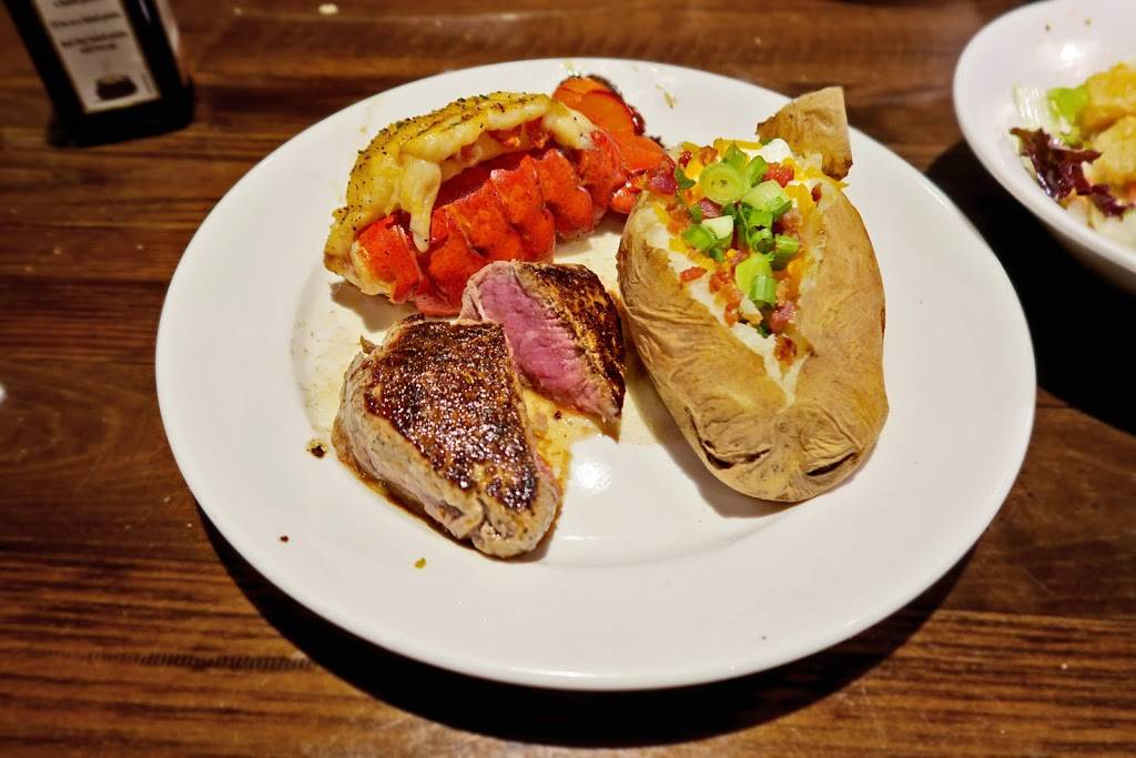 LongHorn Steakhouse | meal takeaway | 907 Bayonne Crossing Way, Bayonne, NJ 07002, USA | 2018580976 OR +1 201-858-0976