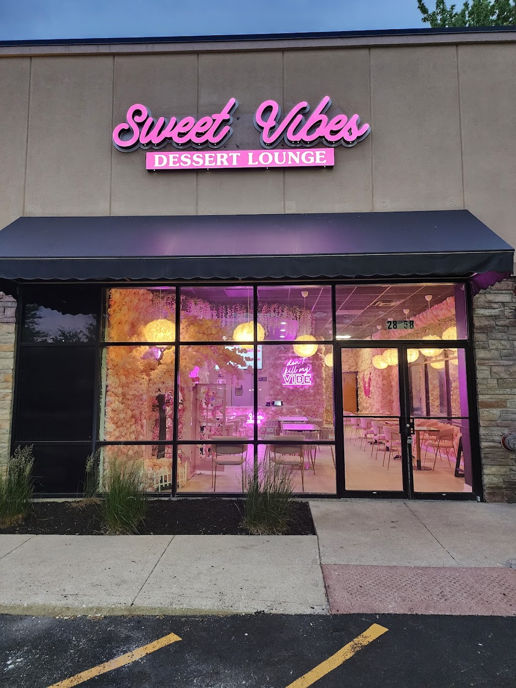 Sweet Vibes | restaurant | 28258 Diehl Rd Unit 1, Warrenville, IL 60555, USA | 6307918167 OR +1 630-791-8167