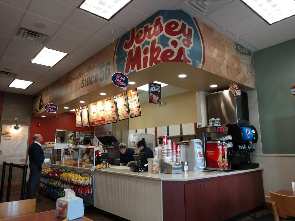 Jersey Mikes Subs | meal takeaway | 539 Scranton Carbondale Hwy, Scranton, PA 18508, USA | 5703442973 OR +1 570-344-2973