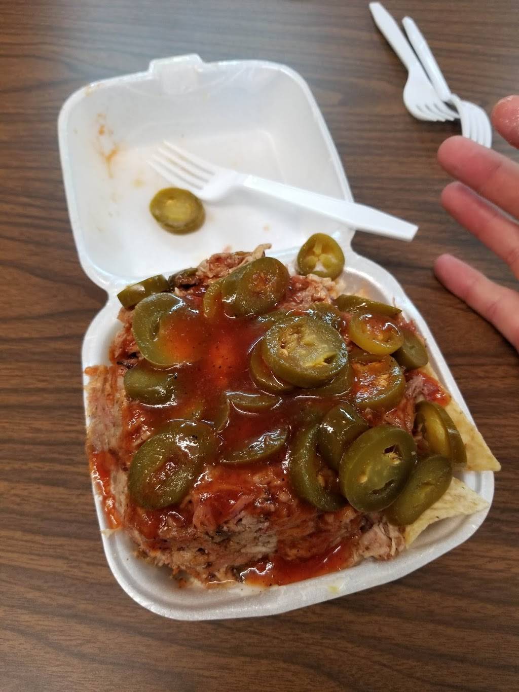 Clays House Of Pig | restaurant | 205 S Veterans Memorial Blvd, Tupelo, MS 38804, USA | 6628407980 OR +1 662-840-7980