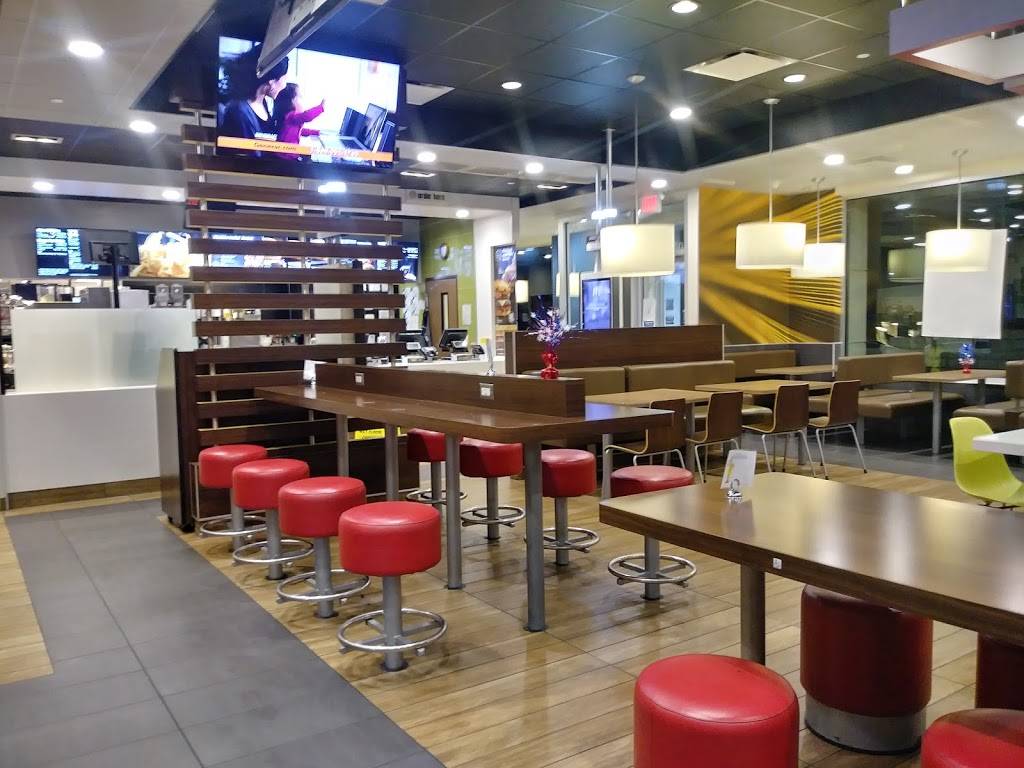 McDonald's - Cafe | 1075 Lincoln Way E, Chambersburg, PA 17201, USA