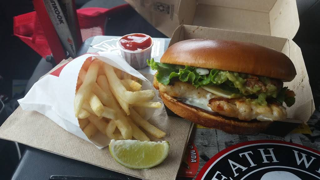 McDonalds | cafe | 16208 Lakewood Blvd, Bellflower, CA 90706, USA | 5629253001 OR +1 562-925-3001