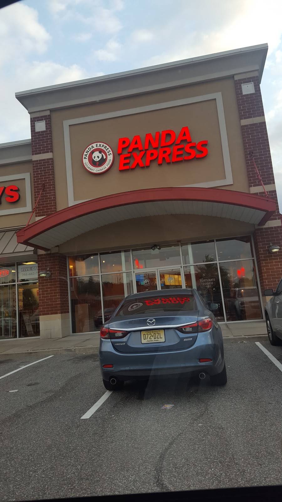 Panda Express | restaurant | 2100 88th St, North Bergen, NJ 07047, USA | 2012958457 OR +1 201-295-8457