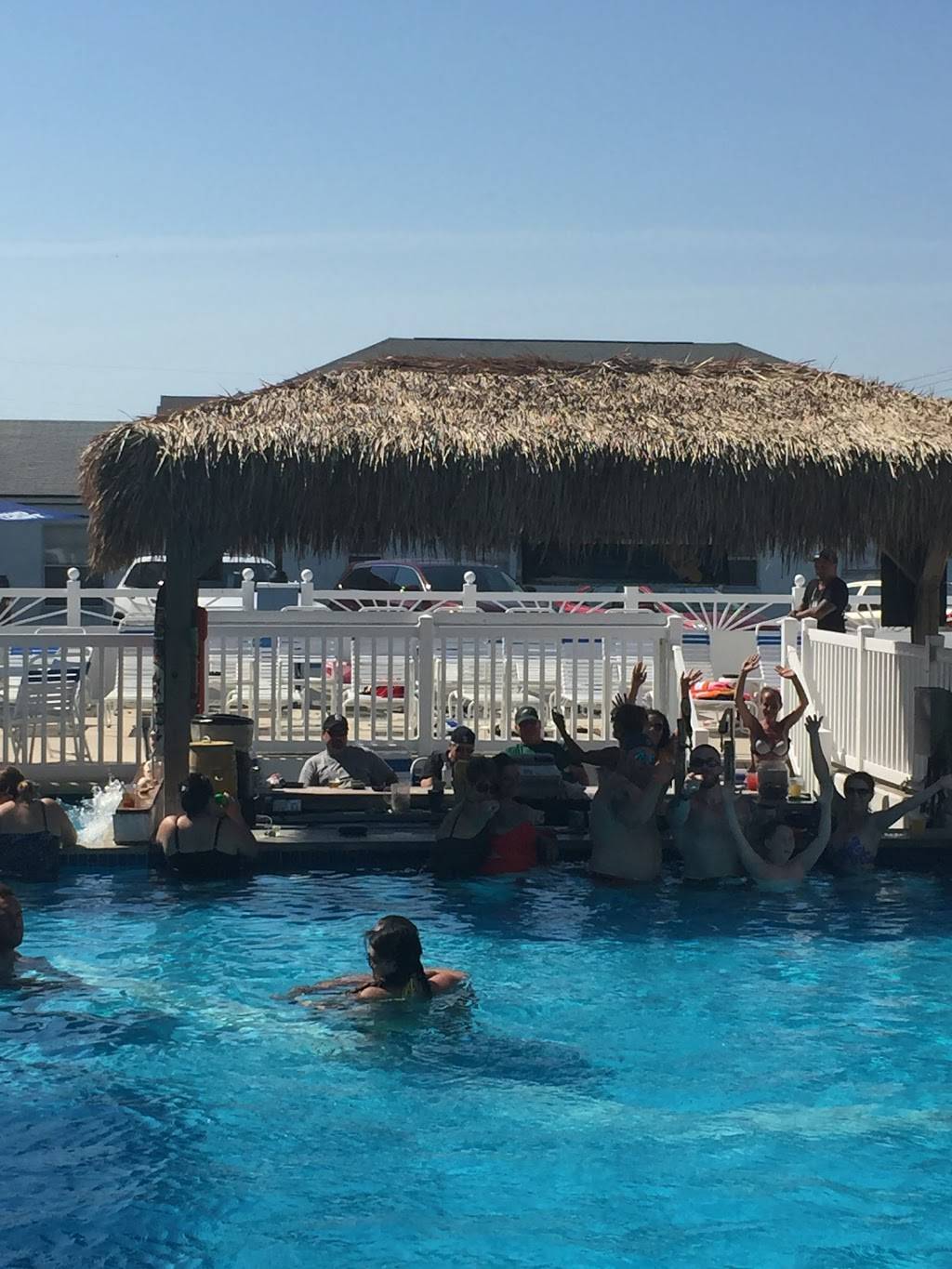 The Tiki Pool Bar | restaurant | 4600 Ocean Ave, Wildwood, NJ 08260, USA | 6095226500 OR +1 609-522-6500