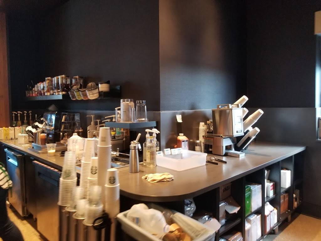 Starbucks | cafe | 78 S Kennedy Dr, Carpentersville, IL 60110, USA | 8474265267 OR +1 847-426-5267