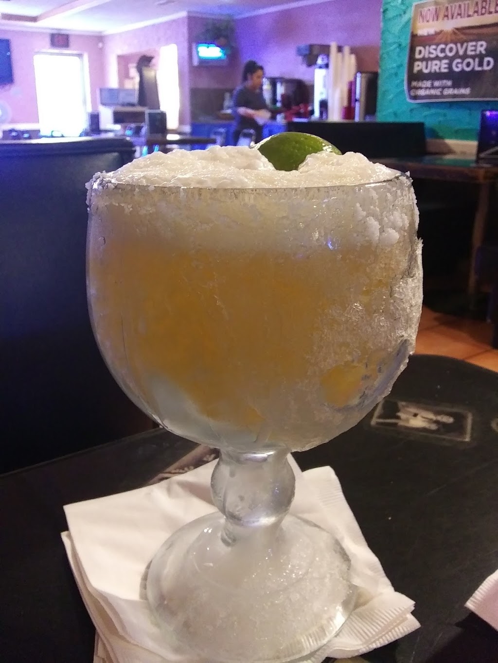 Casa De Miguel | restaurant | 455 N 9th St, Slaton, TX 79364, USA | 8068284900 OR +1 806-828-4900