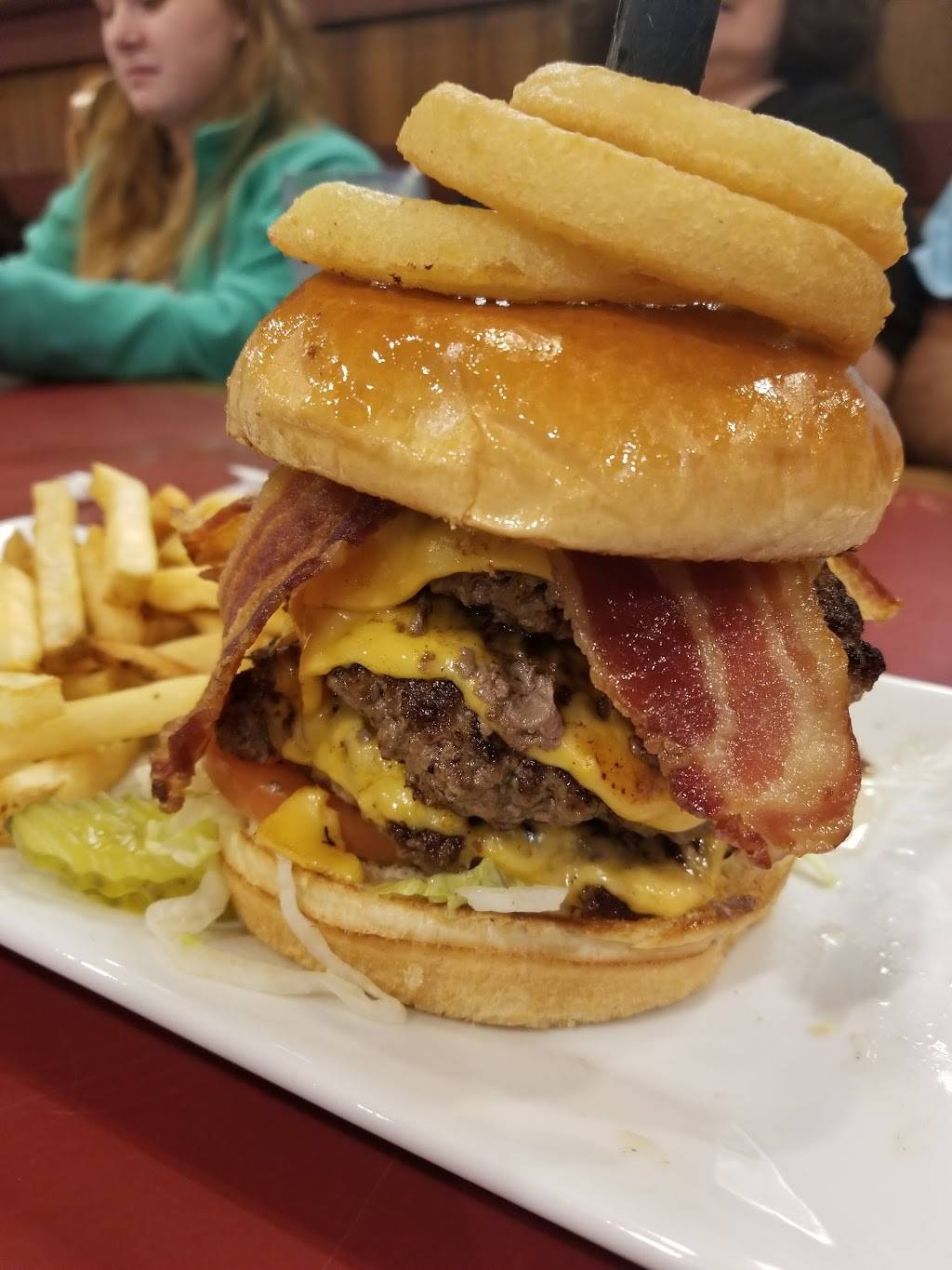 Kings Family Restaurants | restaurant | 16 Hilltop Plaza, Kittanning, PA 16201, USA | 7245453340 OR +1 724-545-3340