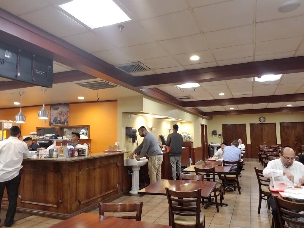 Kosher Castle | restaurant | 43 NY-59, Monsey, NY 10952, USA | 8454253500 OR +1 845-425-3500