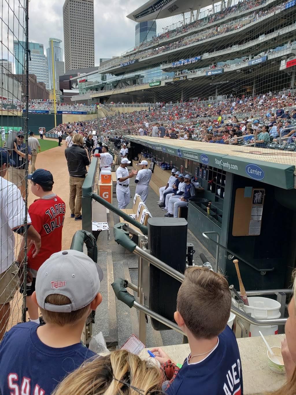 The Champions Club @ Target Field (Minnesota Twins) 