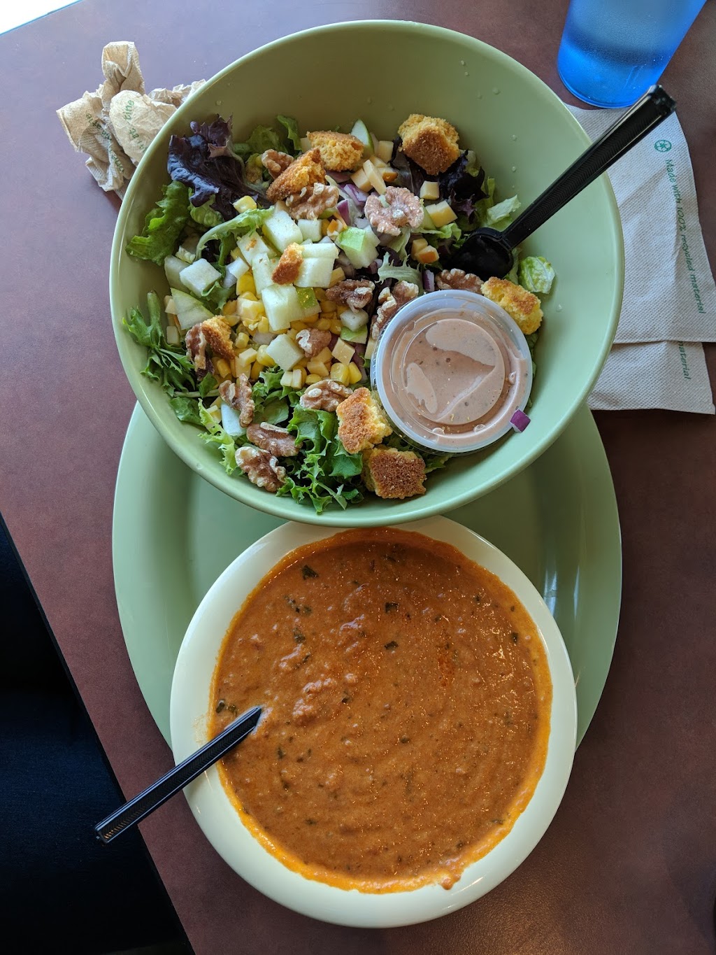 Croutons East And West | restaurant | 564 NE Greenwood Ave, Bend, OR 97701, USA | 5417280825 OR +1 541-728-0825