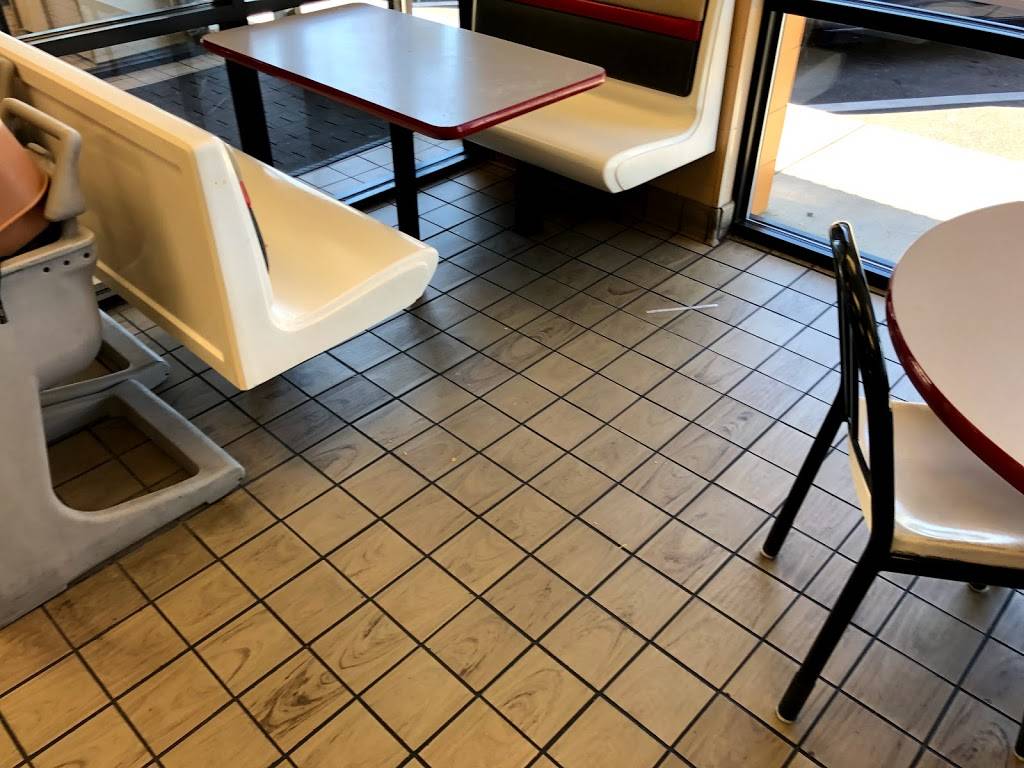 Taco Bell | meal takeaway | 7 Newport Ave, Pawtucket, RI 02861, USA | 4017254116 OR +1 401-725-4116