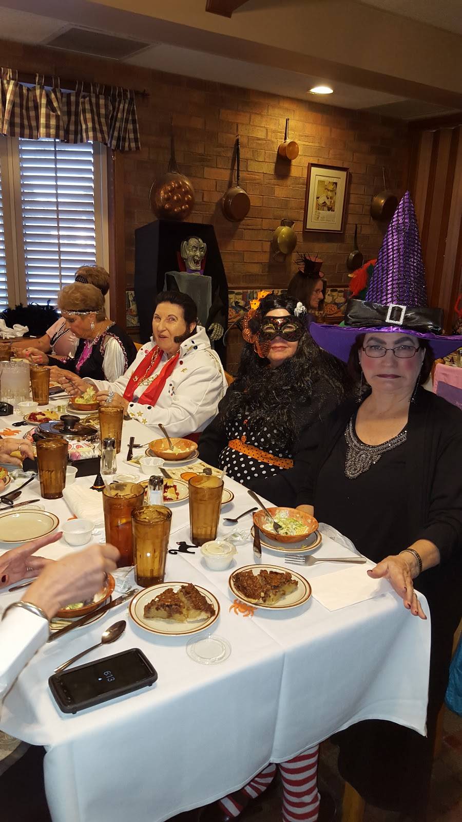 Spears | Restaurant & Pie Shop | bakery | 4323 W Maple St, Wichita, KS 67209, USA | 3169432783 OR +1 316-943-2783