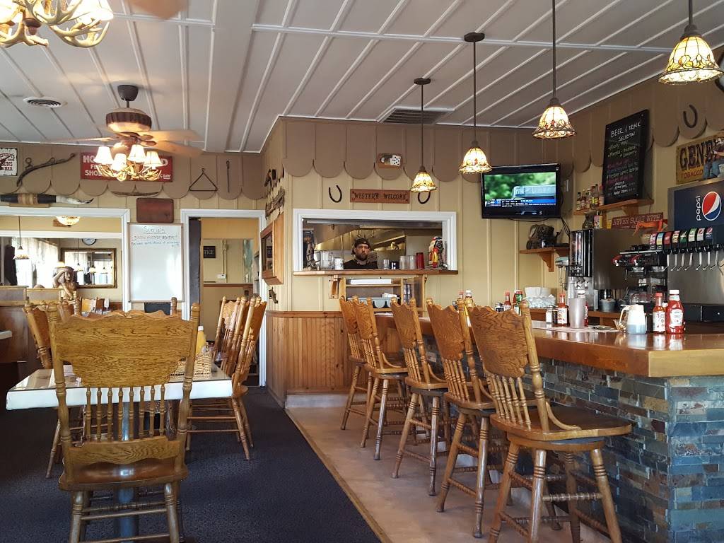 Charlie's Cafe 6516, 145 S Auburn St, Grass Valley, CA 95945, USA