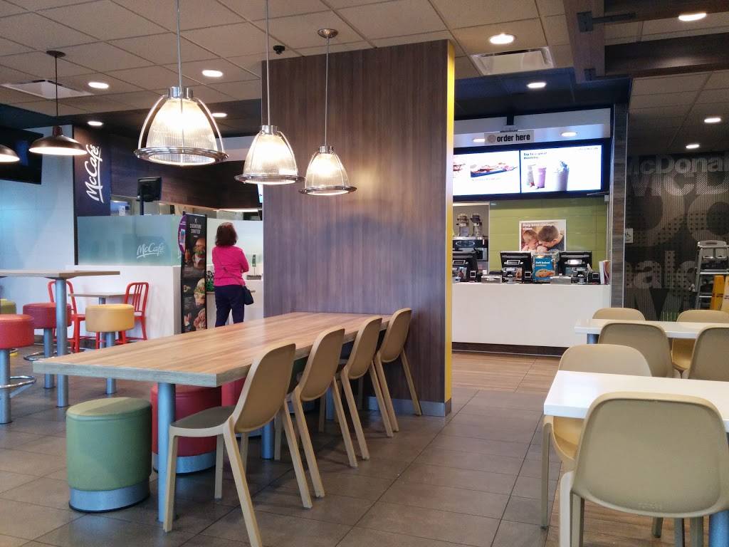 McDonalds | cafe | 528 Grand Ave, Walnut, CA 91789, USA | 9095986566 OR +1 909-598-6566