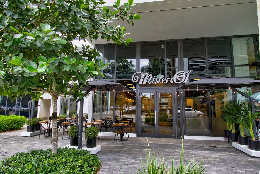 Mister O1 Extraordinary Pizza 2980 NE 207th St Suite 109, Aventura
