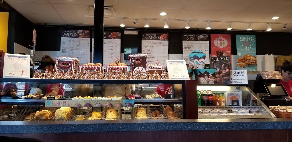 Einstein Bros. Bagels | bakery | 1401 N Veterans Pkwy Suite 3, Bloomington, IL 61704, USA | 3095854911 OR +1 309-585-4911