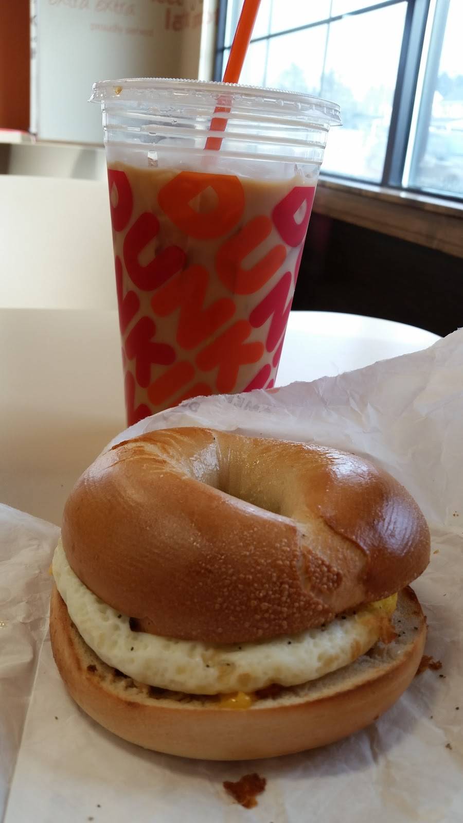 Dunkin | bakery | 1479 Lincoln Way E, Chambersburg, PA 17201, USA | 7172644402 OR +1 717-264-4402