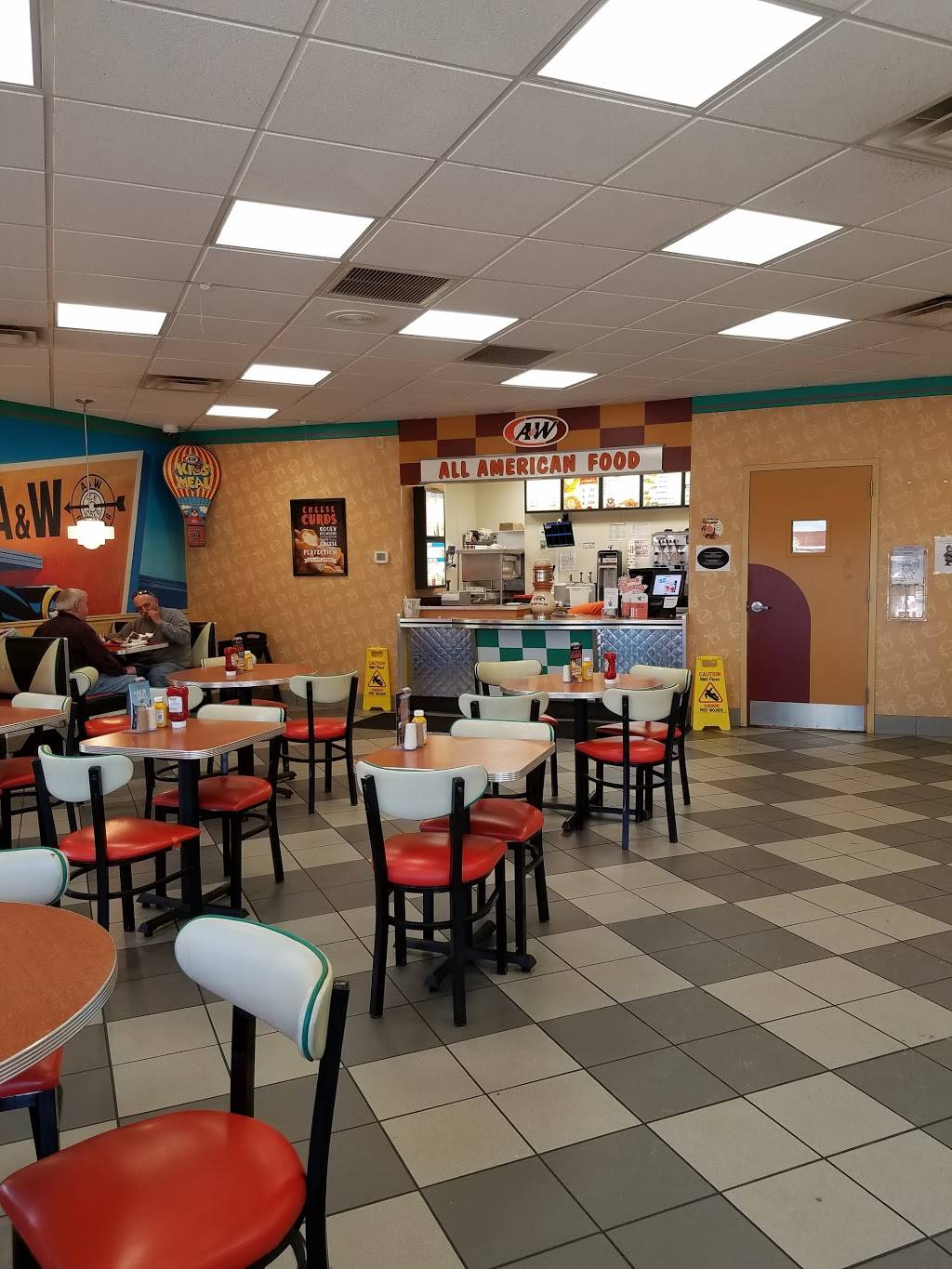 A&W | restaurant | 9070, 2455 W Pike, Zanesville, OH 43701, USA | 7404507820 OR +1 740-450-7820