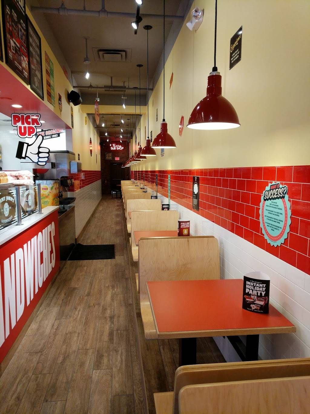 Jimmy Johns | meal delivery | 12871 University Ave #200, Clive, IA 50325, USA | 5152251211 OR +1 515-225-1211
