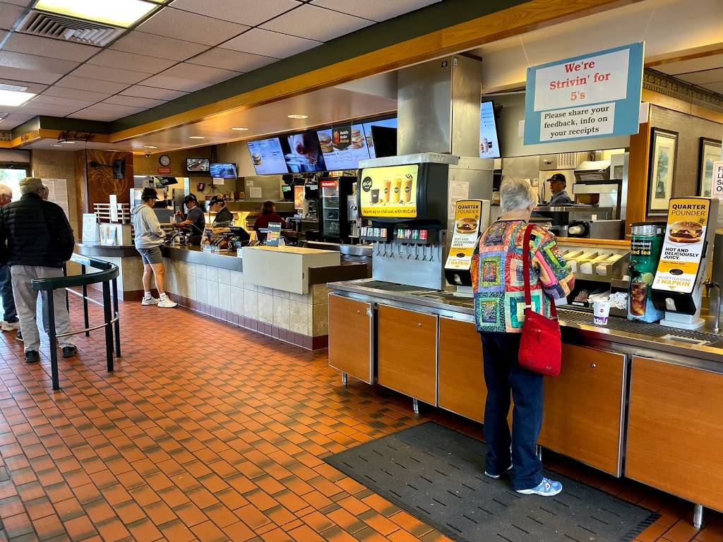 McDonald's - Cafe | 841 NE Midway Blvd, Oak Harbor, WA 98277, USA