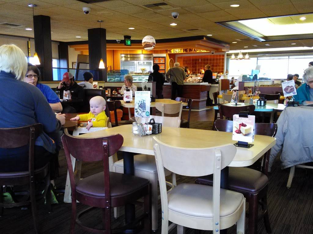 Village Inn | bakery | 3364 N College Ave, Fayetteville, AR 72703, USA | 4795211880 OR +1 479-521-1880